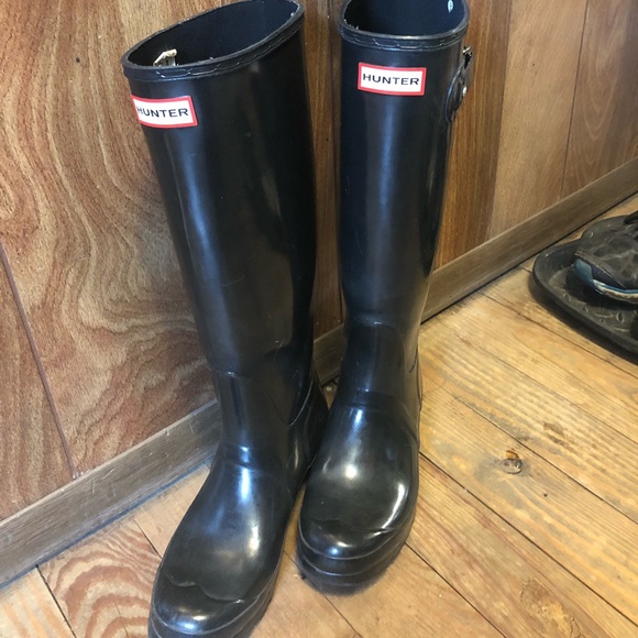 Tall hunter rain boots - Picture 2 of 4